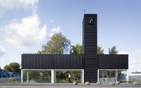 Noord-Railway-Station-NL.-photo-Marcel-van-der-Burg